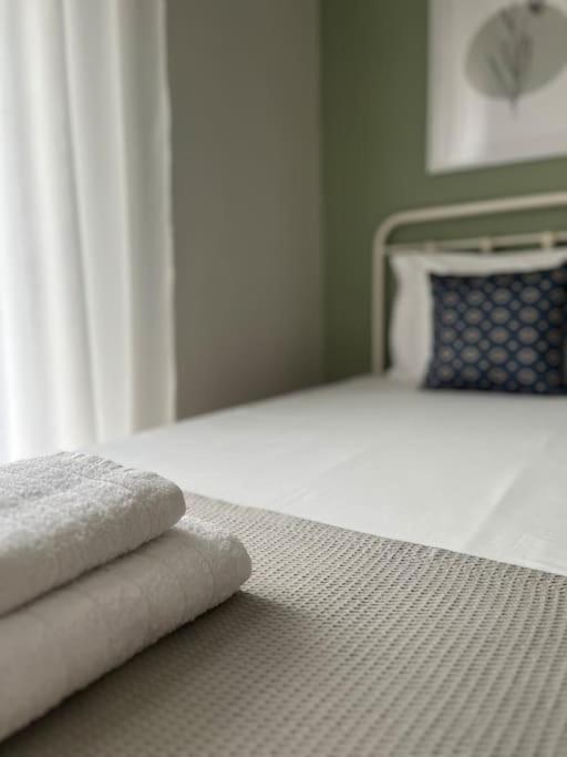 Apartament Eirini'S House Paralia Dionisiou Zewnętrze zdjęcie