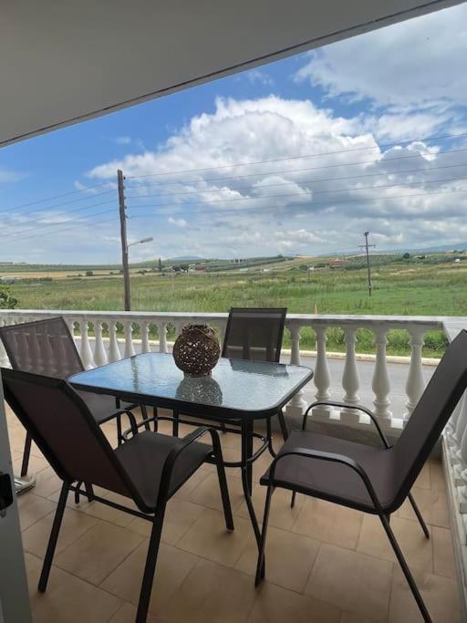 Apartament Eirini'S House Paralia Dionisiou Zewnętrze zdjęcie